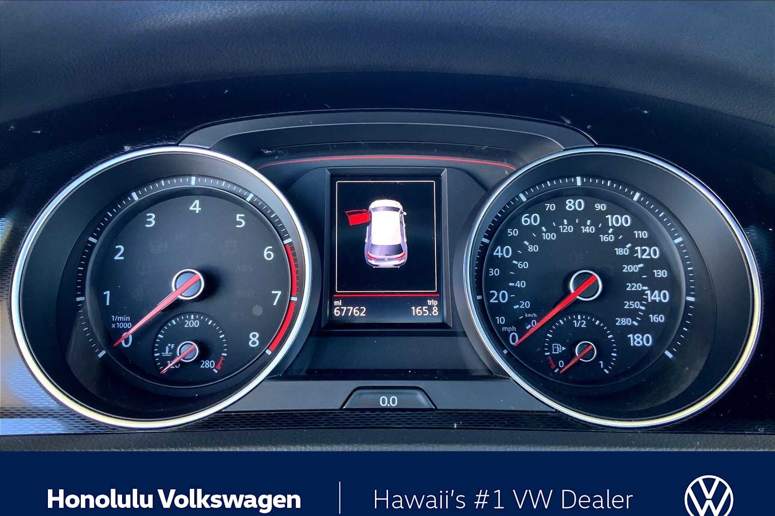 Thumbnail: 2017 Volkswagen Golf - 16