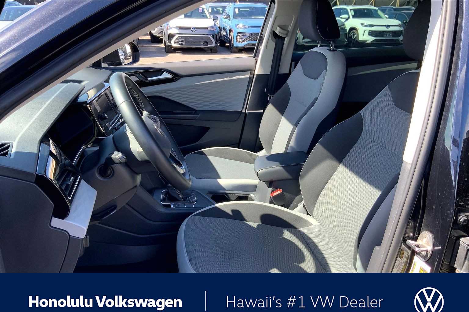 Thumbnail: 2022 Volkswagen Taos - 10