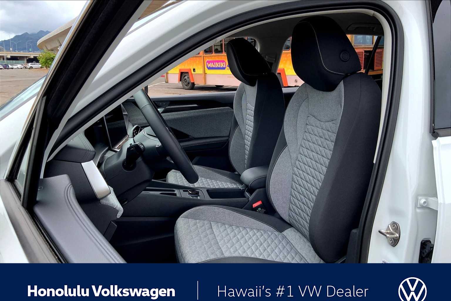 Thumbnail: 2025 Volkswagen Tiguan - 11