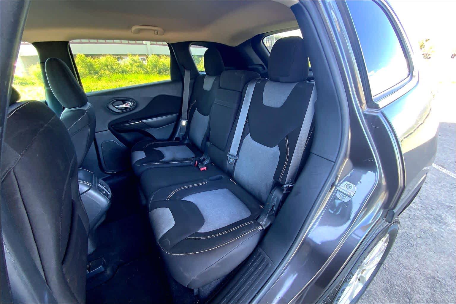 Thumbnail: 2014 Jeep Cherokee - 29