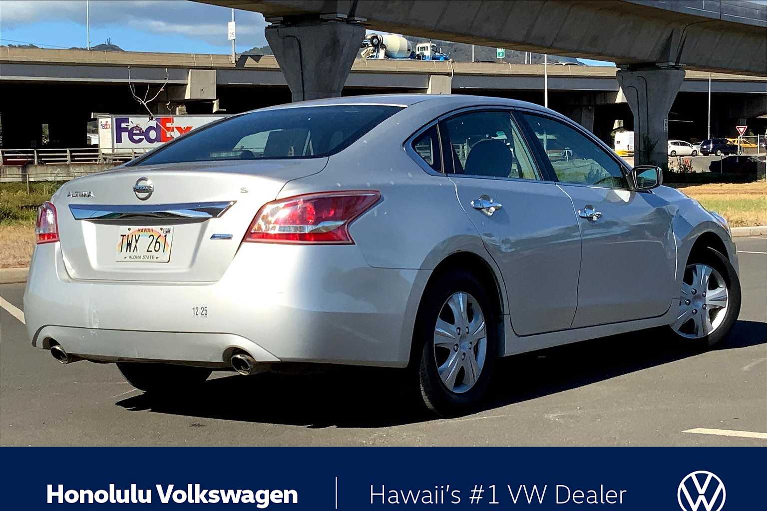 Thumbnail: 2013 Nissan Altima - 21