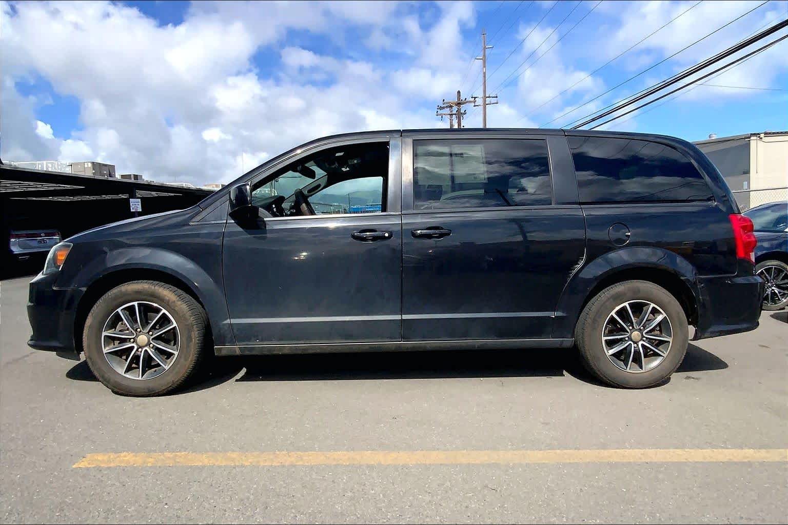 Thumbnail: 2019 Dodge Grand Caravan - 3