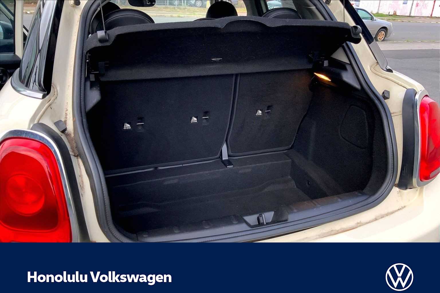 Thumbnail: 2017 MINI Cooper Hardtop - 17