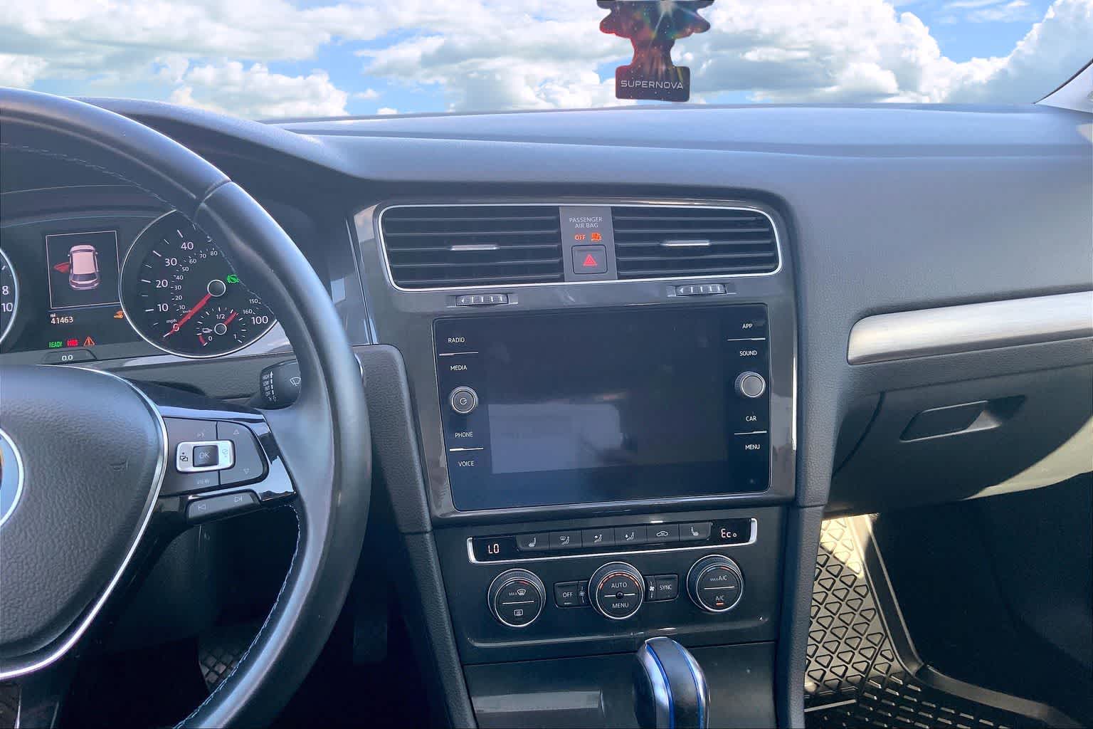 2019 Volkswagen e-Golf e-Golf SE - Photo 15