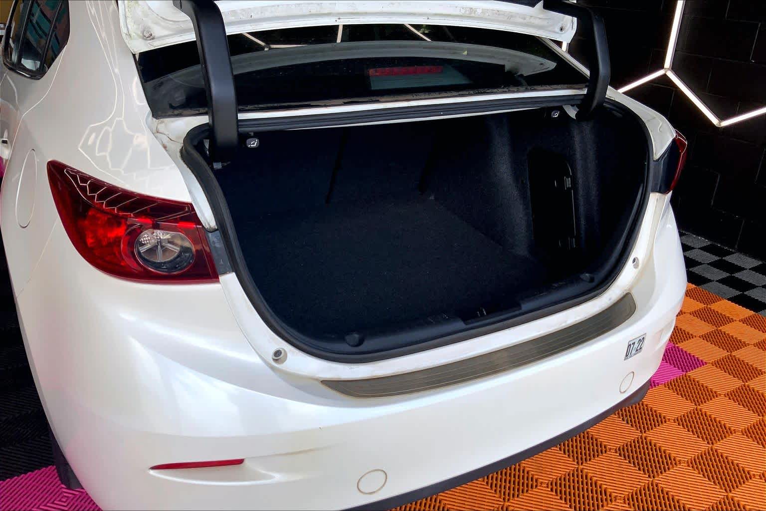 Thumbnail: 2017 Mazda Mazda3 - 17