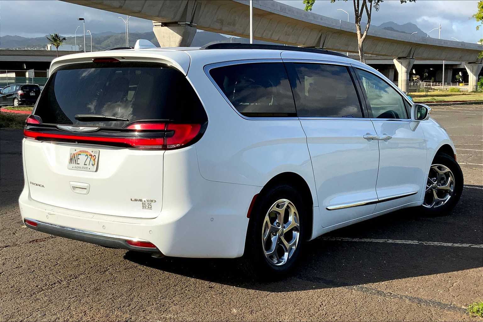 2022 Chrysler Pacifica Limited 21