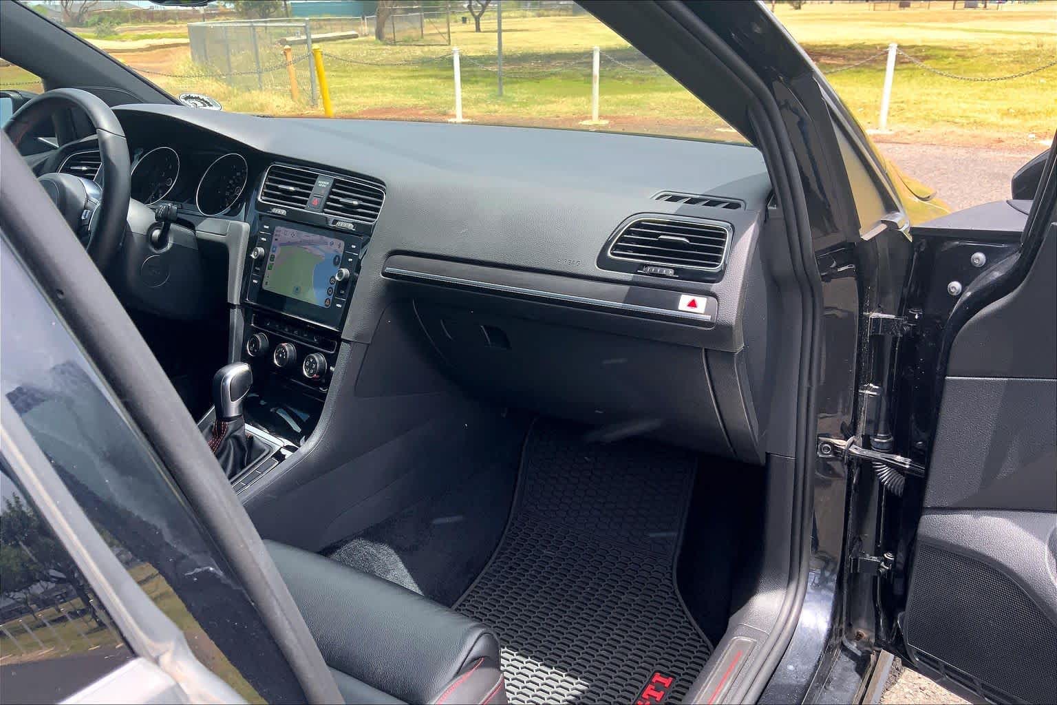 Thumbnail: 2021 Volkswagen Golf - 23