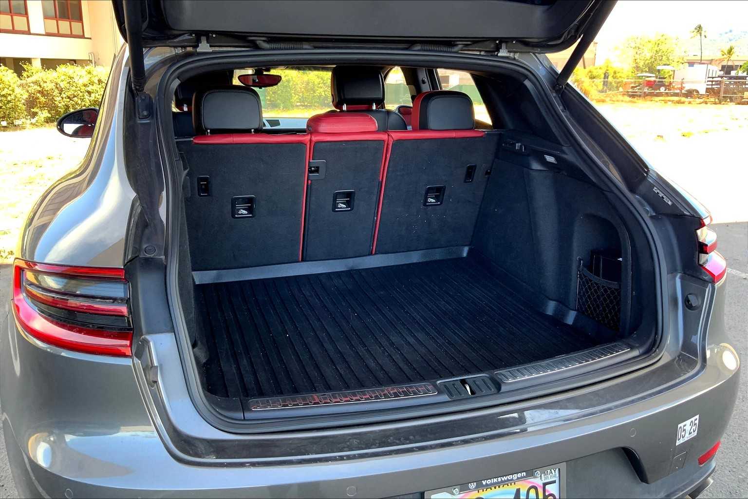 Thumbnail: 2015 Porsche Macan - 17