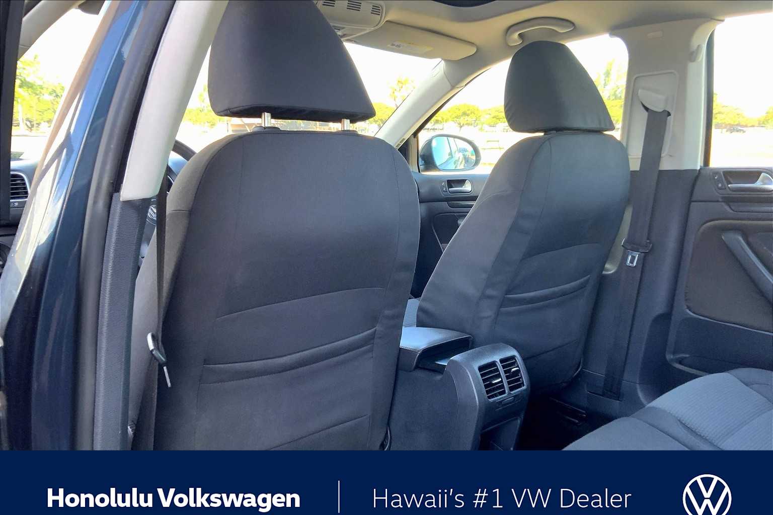 Thumbnail: 2010 Volkswagen Jetta - 11