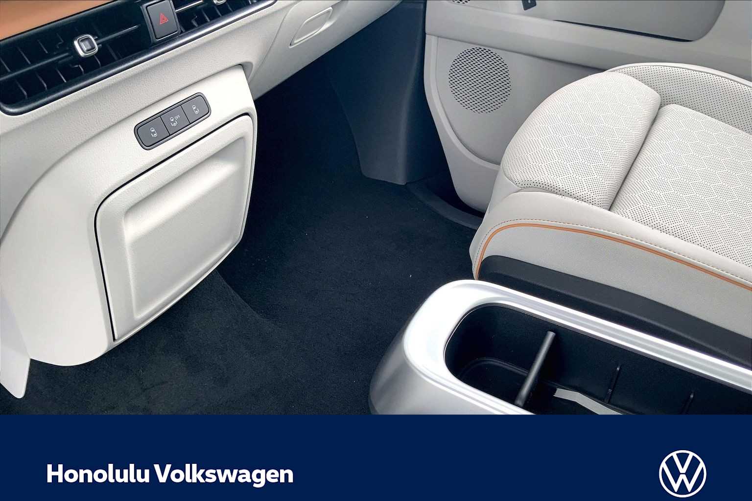 Thumbnail: 2025 Volkswagen ID.Buzz - 17