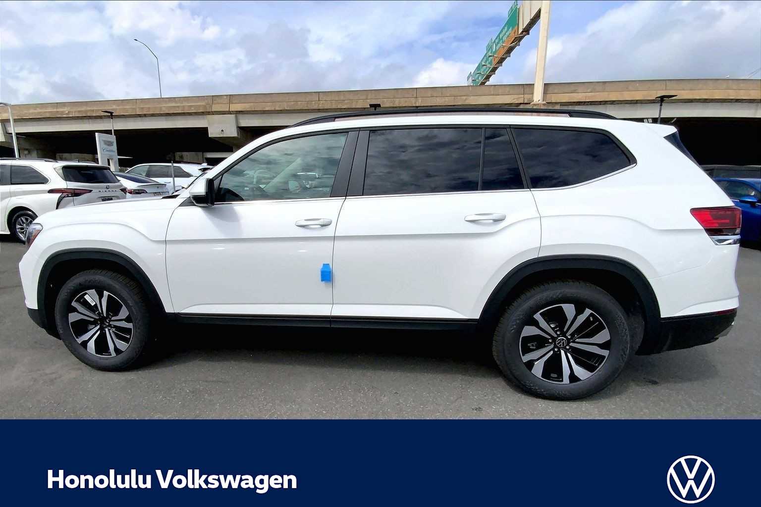 Thumbnail: 2026 Volkswagen Atlas - 3