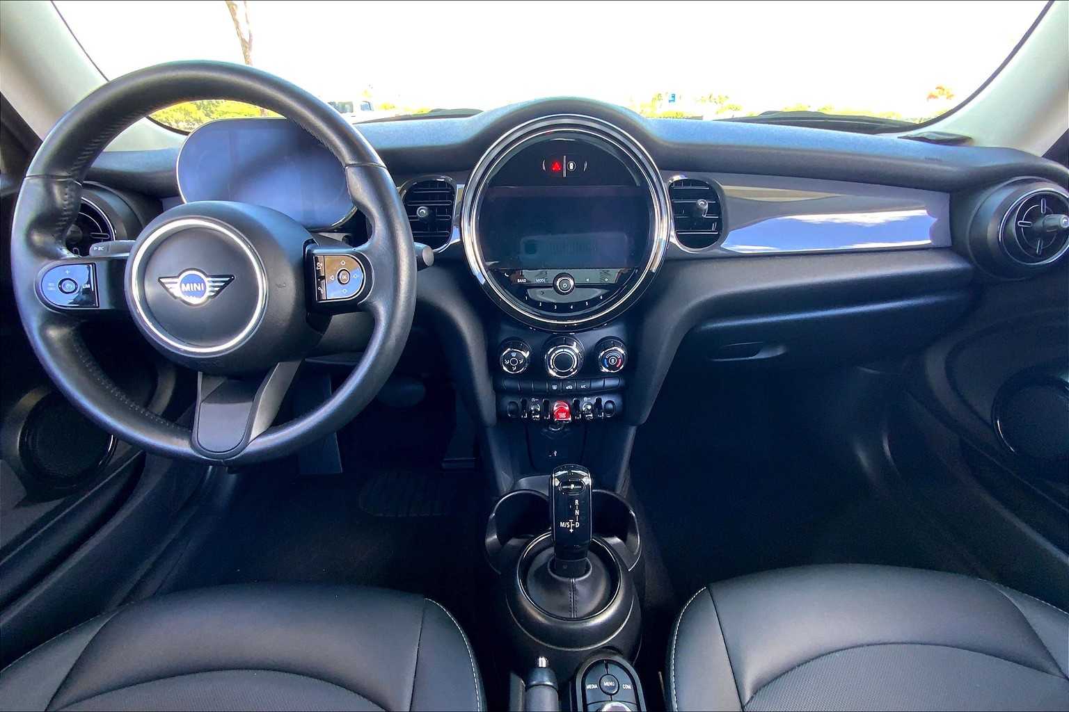 Thumbnail: 2022 MINI Cooper Hardtop - 9