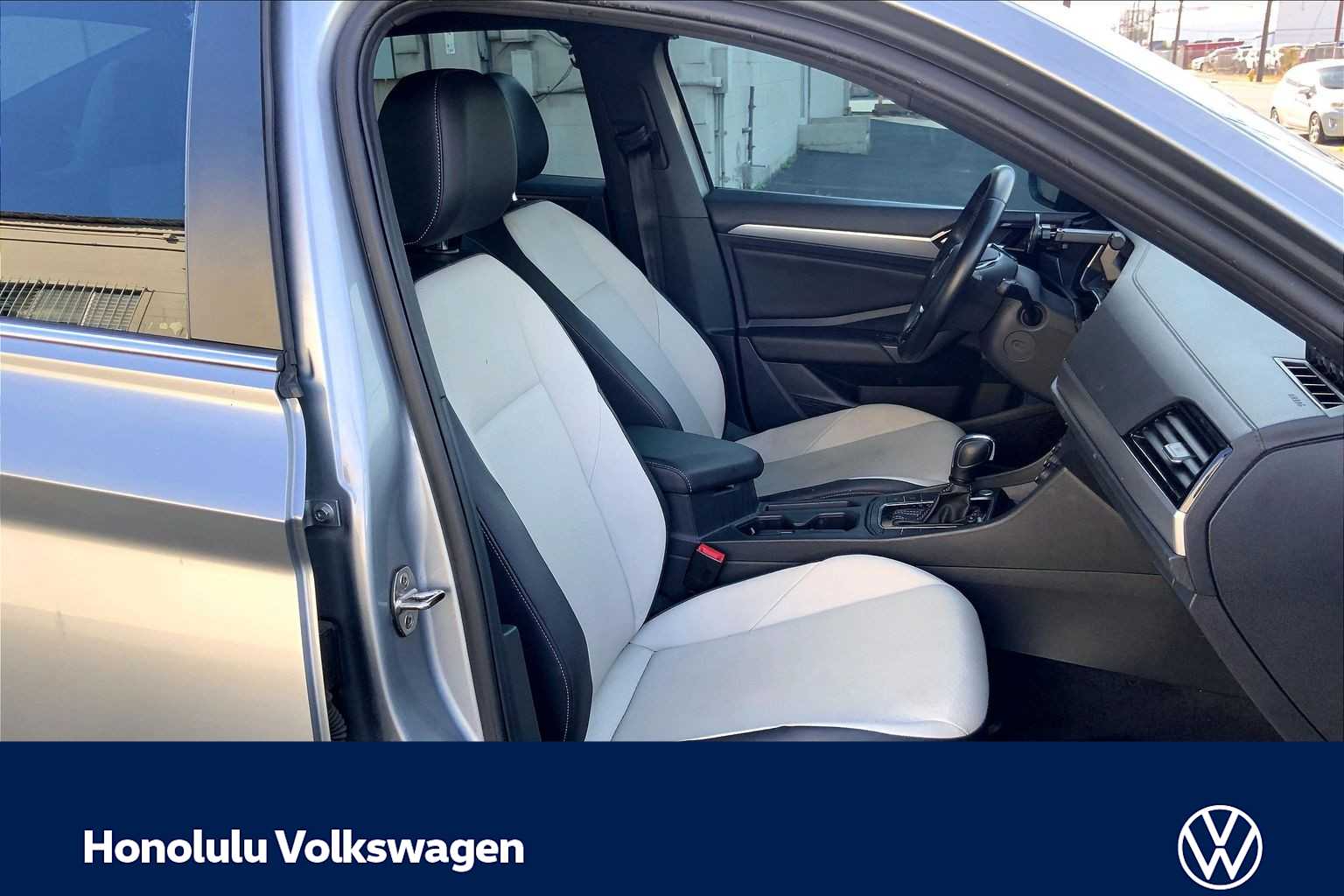 Thumbnail: 2021 Volkswagen Jetta - 12