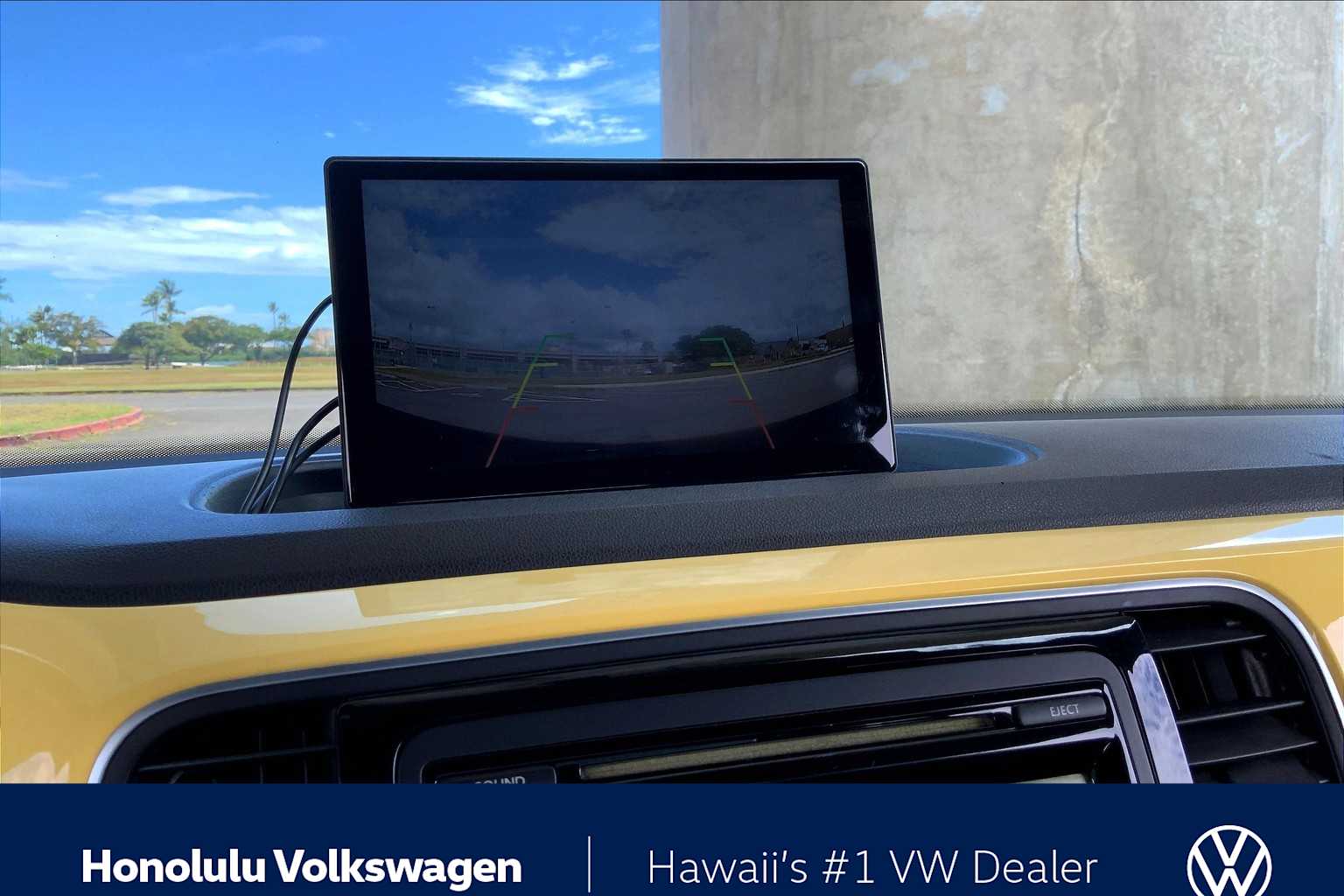 Thumbnail: 2013 Volkswagen Beetle - 23