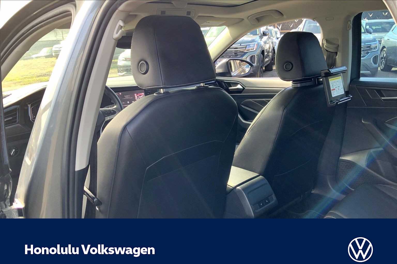 Thumbnail: 2023 Volkswagen Jetta - 12