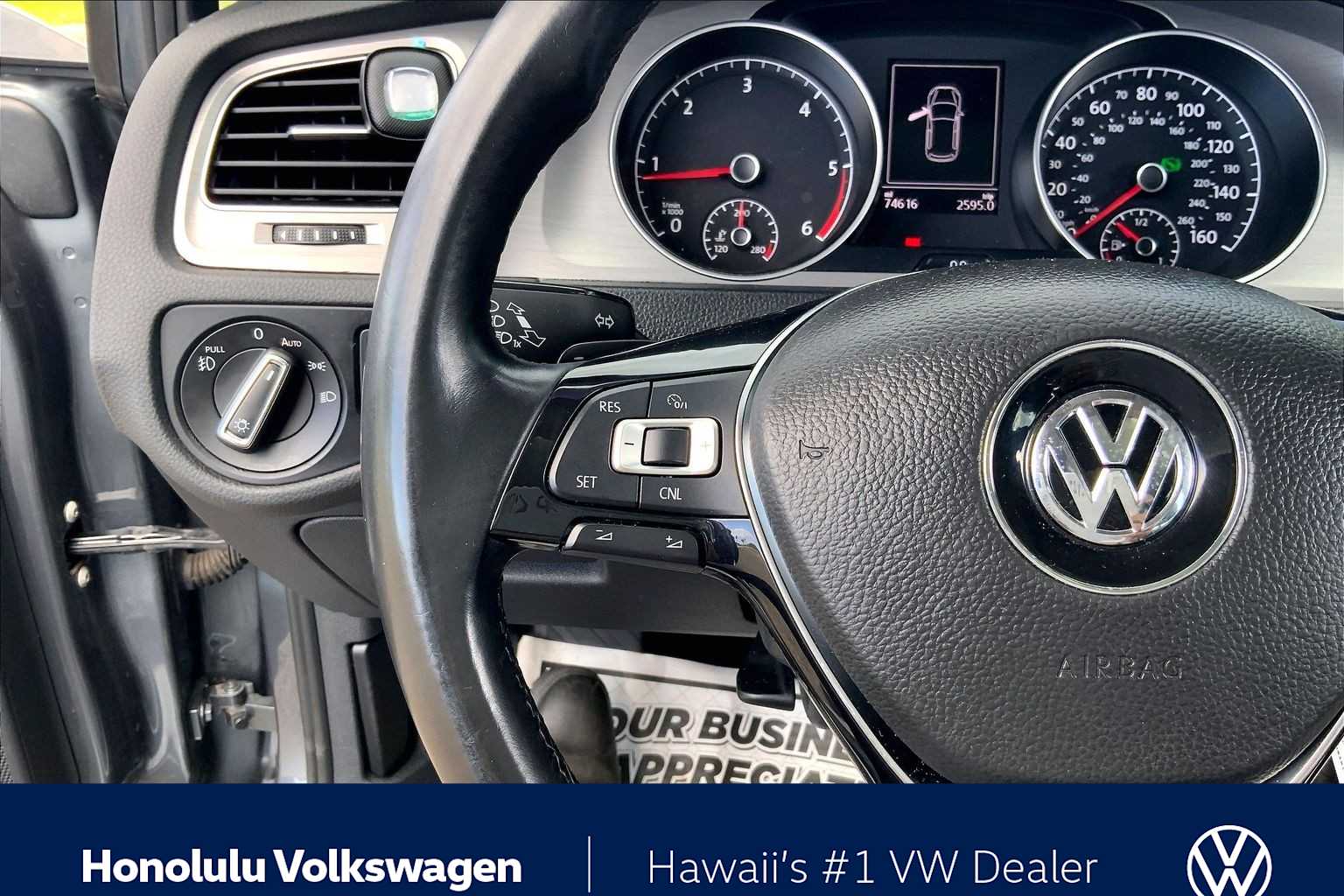 Thumbnail: 2015 Volkswagen Golf - 23