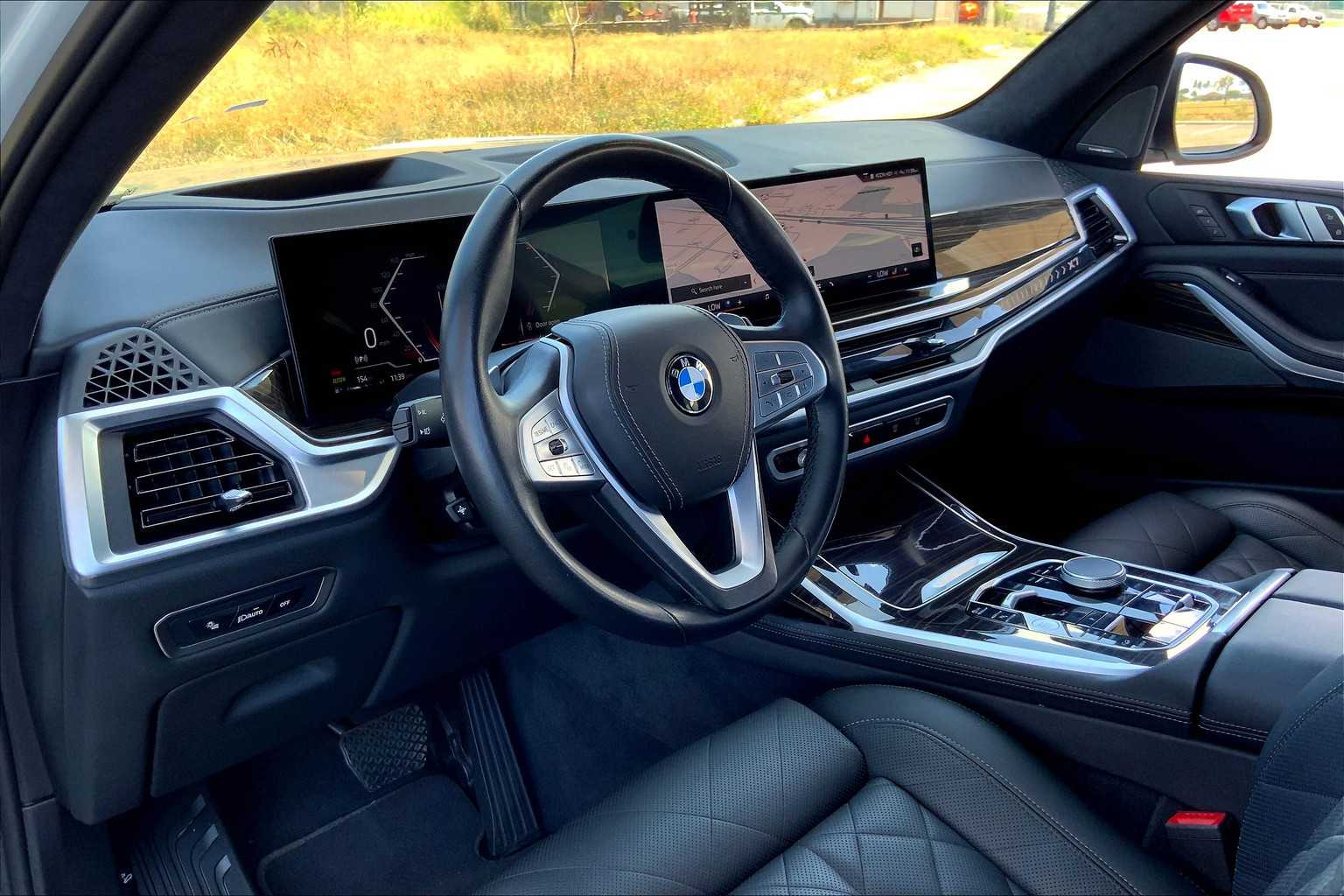 Used 2024 BMW X7 40i with VIN 5UX23EM0XR9U19116 for sale in Honolulu, HI