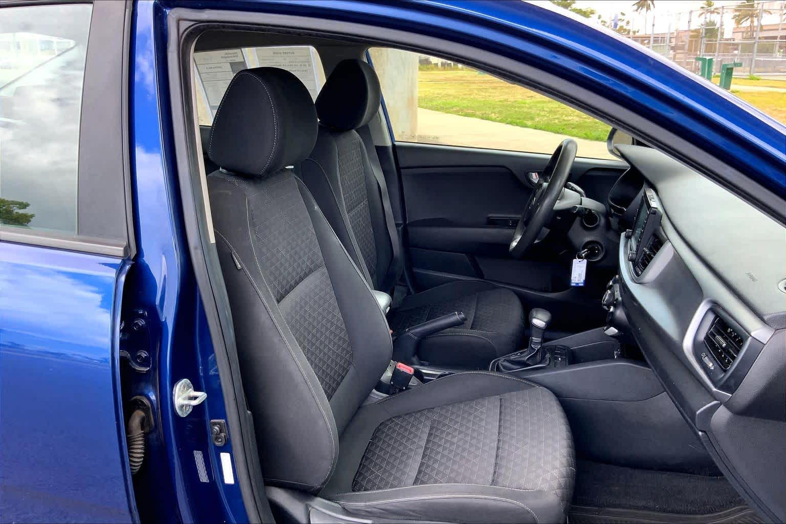 Thumbnail: 2020 Kia Rio - 13