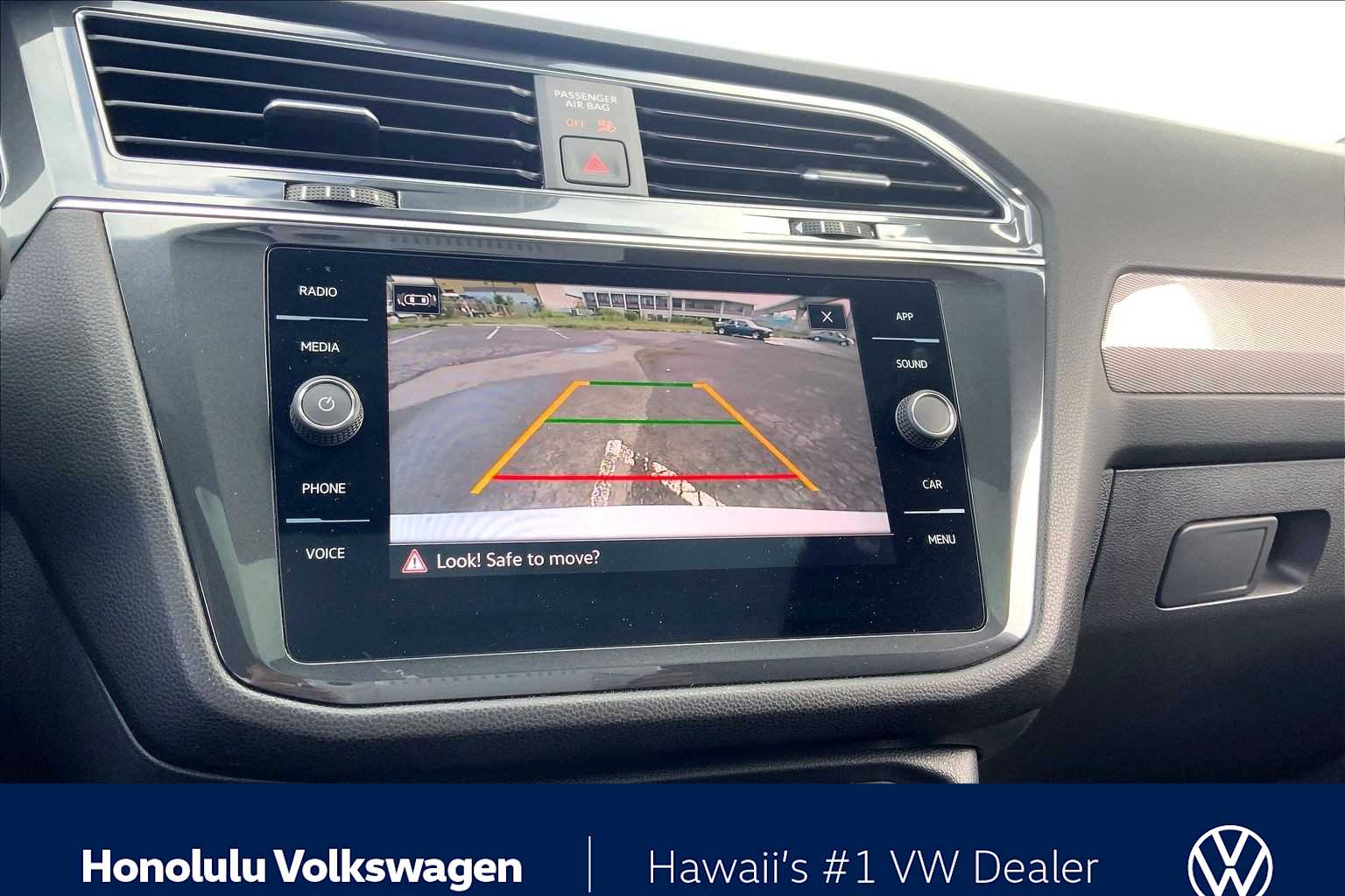 Thumbnail: 2022 Volkswagen Tiguan - 25