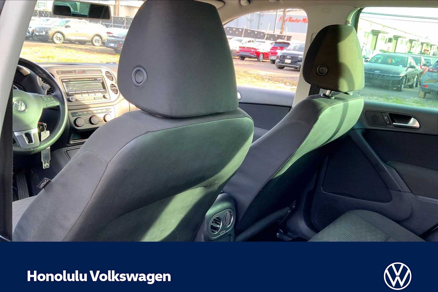 Thumbnail: 2013 Volkswagen Tiguan - 11