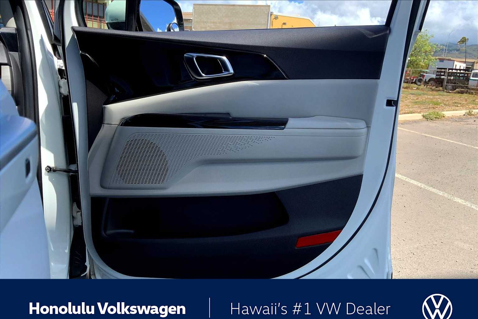 Thumbnail: 2022 Kia Carnival - 27