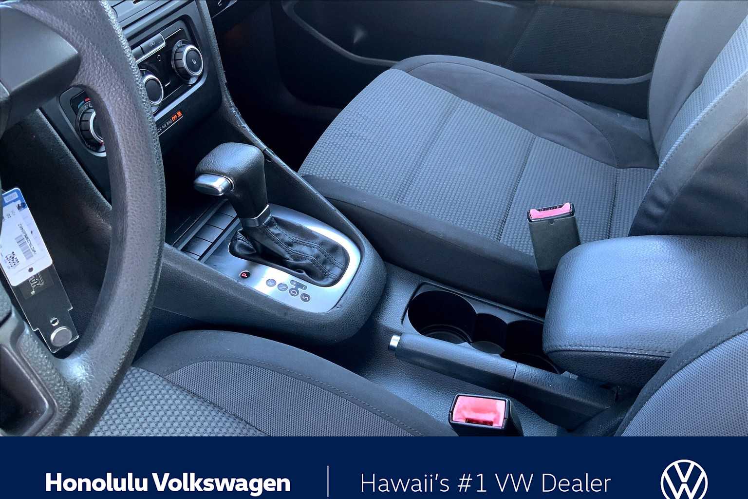 Thumbnail: 2010 Volkswagen Jetta - 15