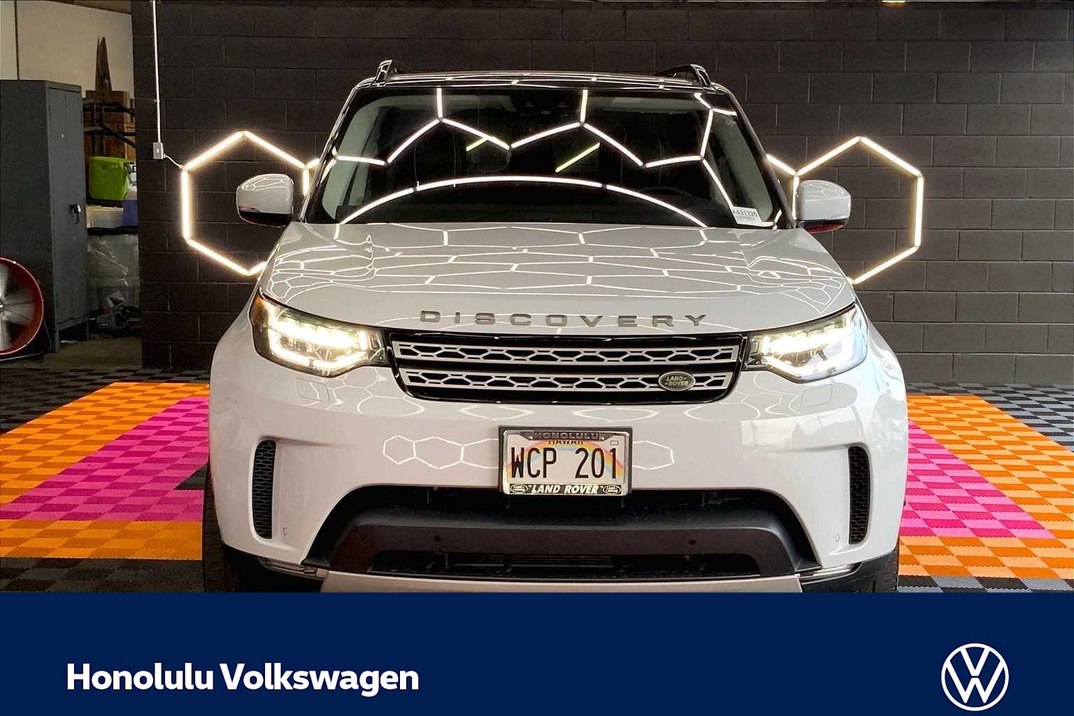 Thumbnail: 2020 Land Rover Discovery - 6