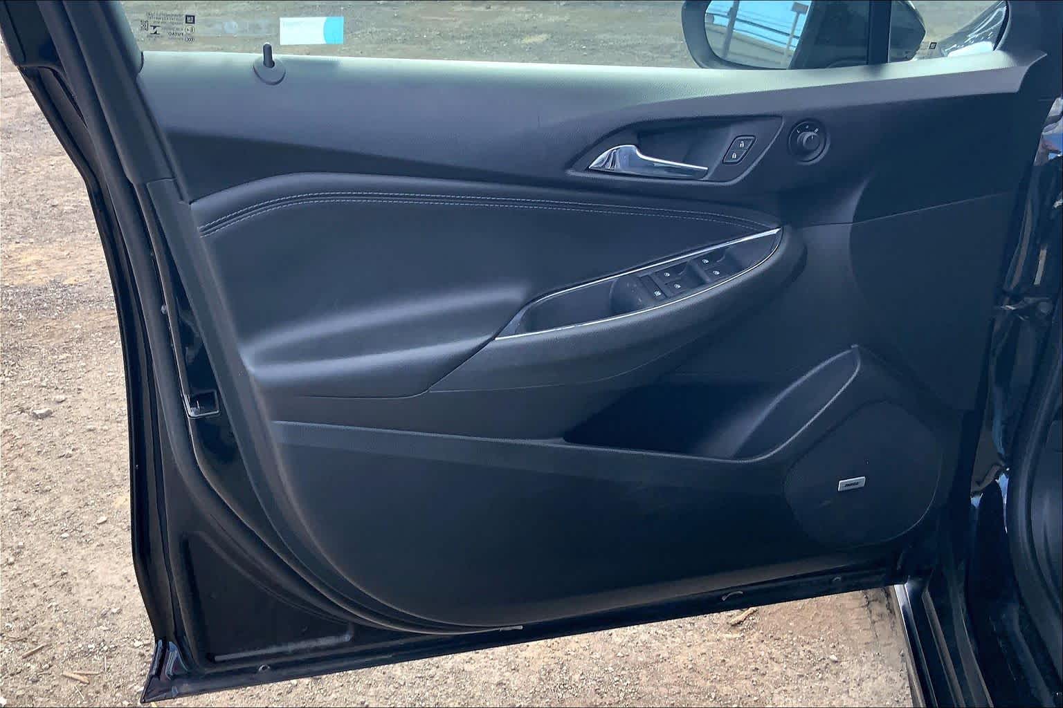 Thumbnail: 2017 Chevrolet Cruze - 26