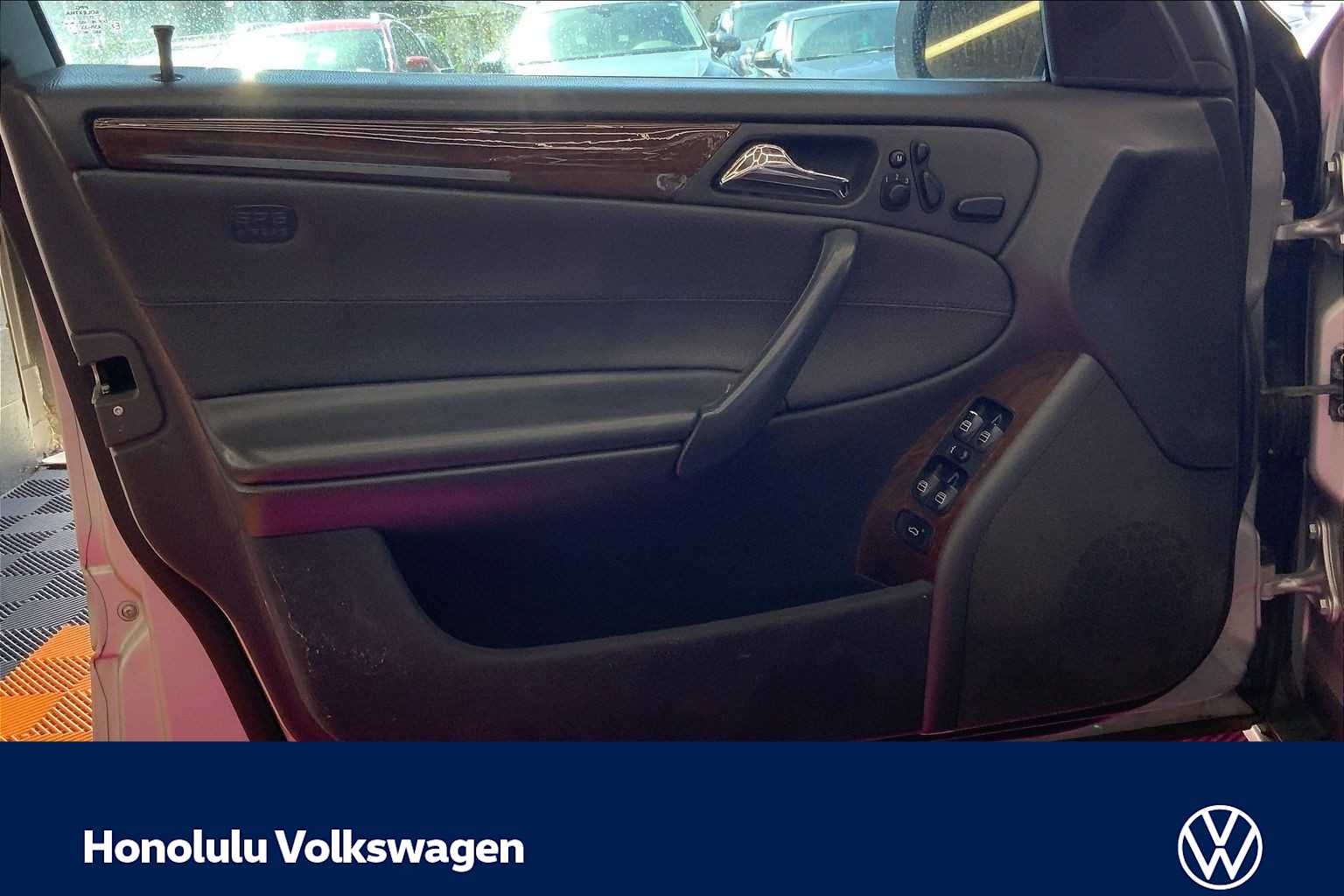 Thumbnail: 2003 Mercedes-Benz C-Class - 26