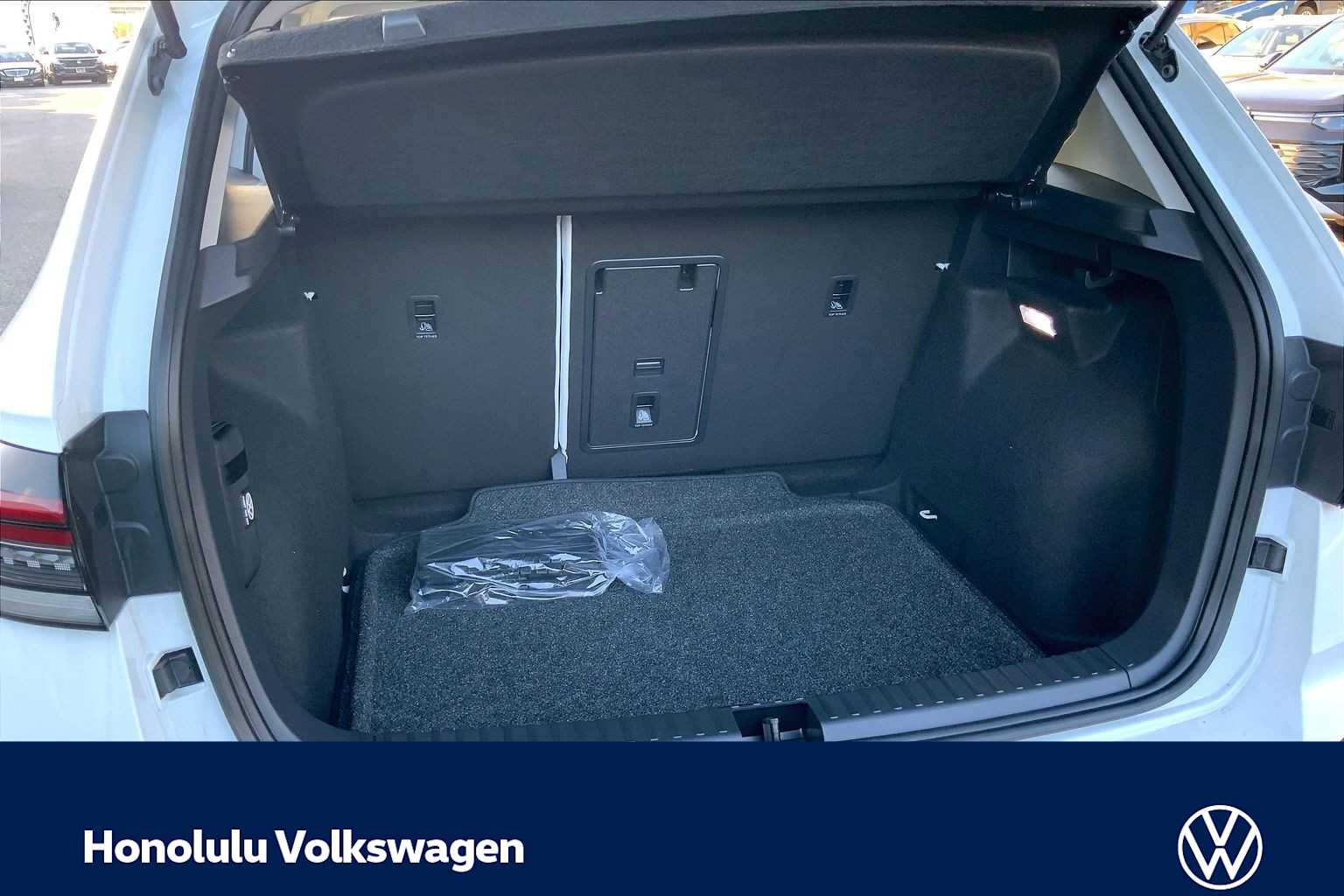 Thumbnail: 2026 Volkswagen Taos - 19