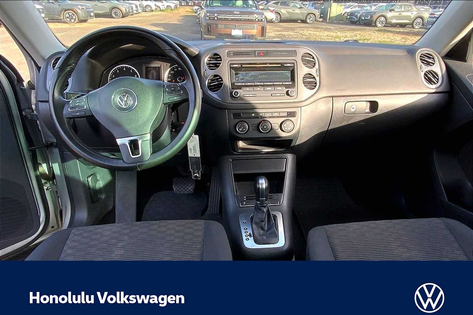 Thumbnail: 2013 Volkswagen Tiguan - 9