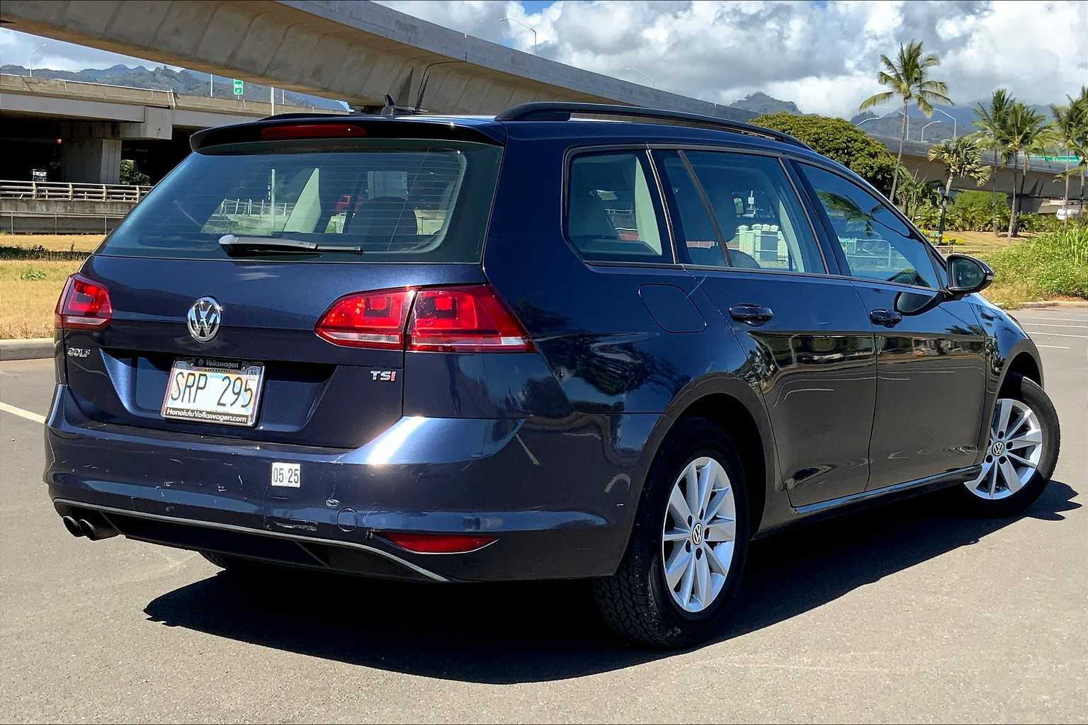 Thumbnail: 2015 Volkswagen e-Golf - 21