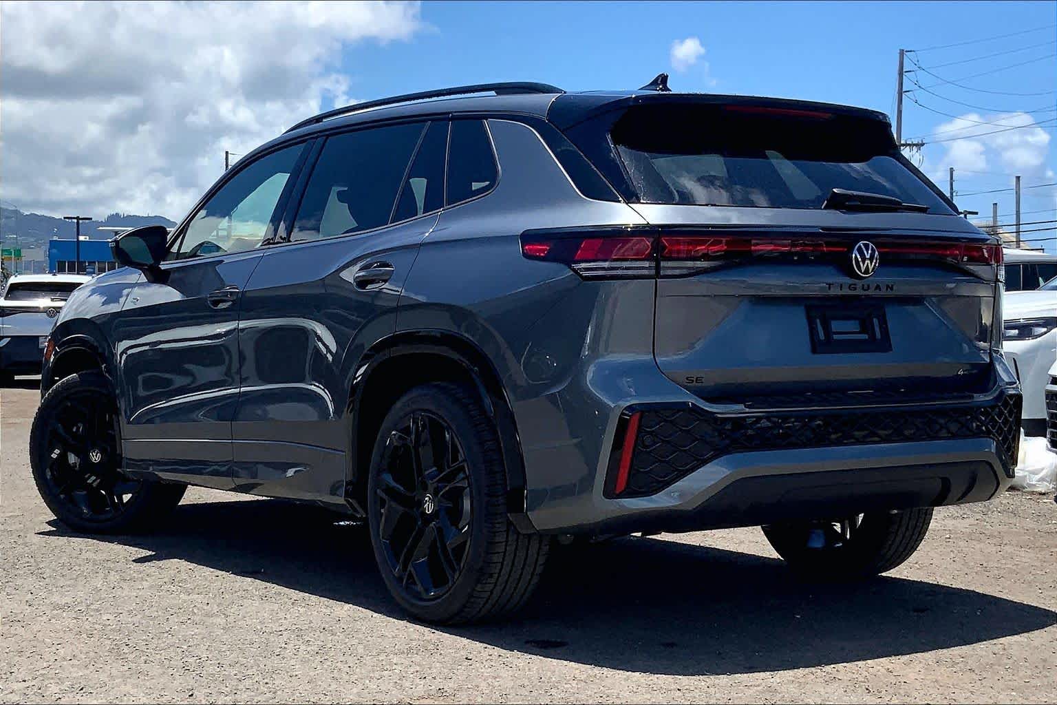 Thumbnail: 2026 Volkswagen Tiguan - 4