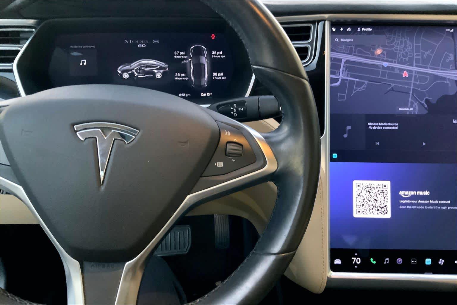 Thumbnail: 2015 Tesla Model S - 25