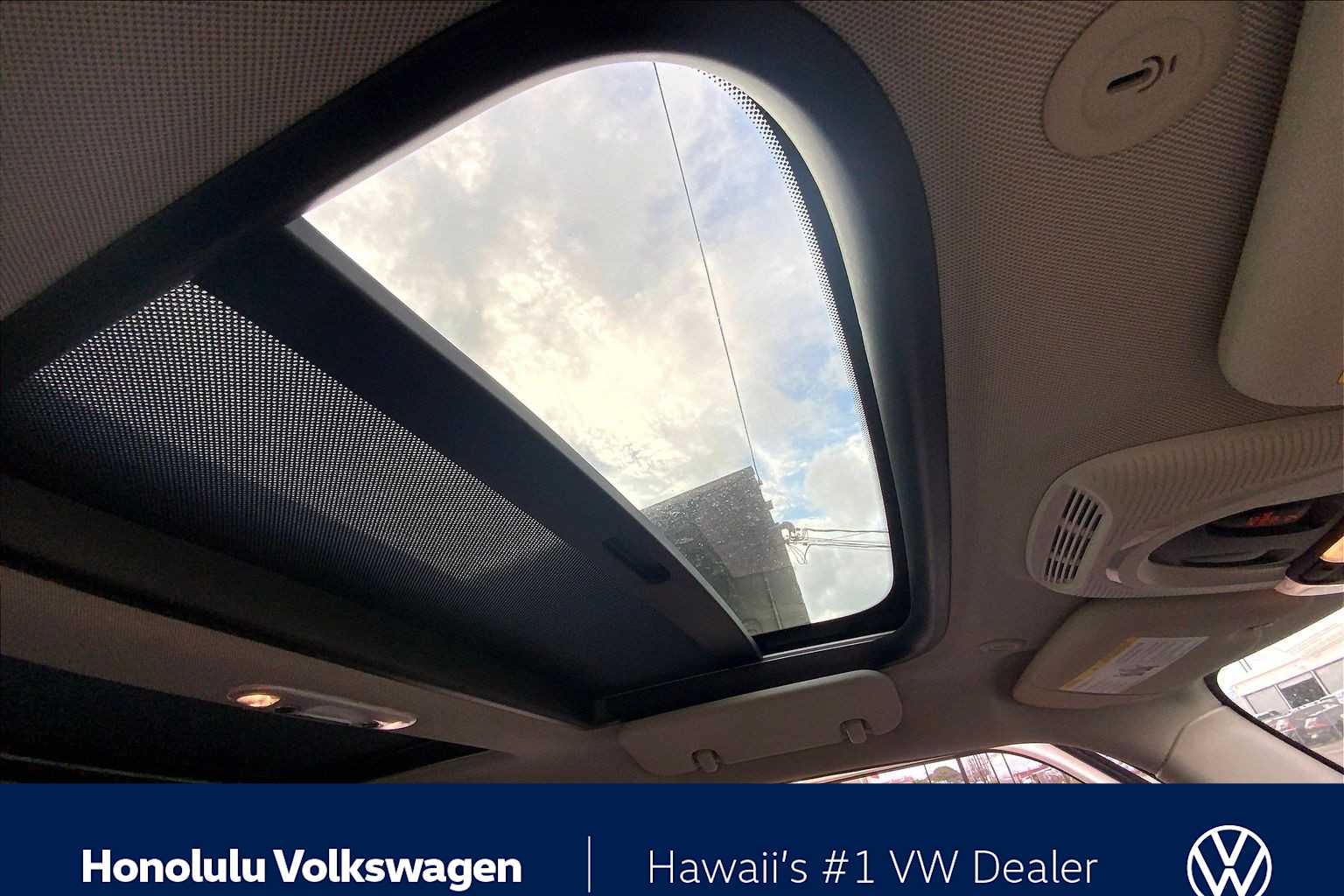 Thumbnail: 2017 MINI Cooper Hardtop - 28