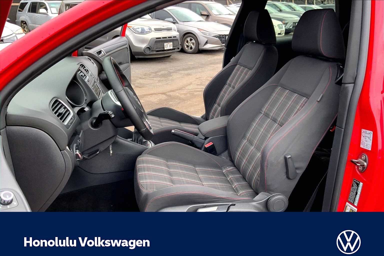 Thumbnail: 2011 Volkswagen Golf - 11