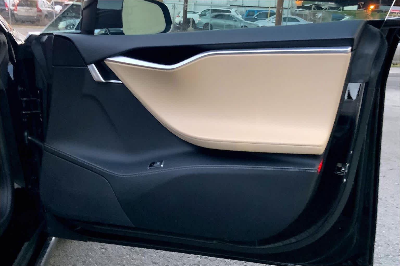 Thumbnail: 2015 Tesla Model S - 28