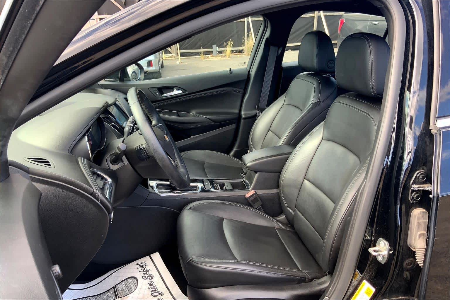 Thumbnail: 2017 Chevrolet Cruze - 10