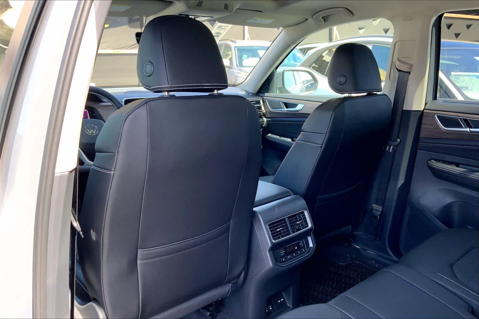 Thumbnail: 2026 Volkswagen Atlas - 12