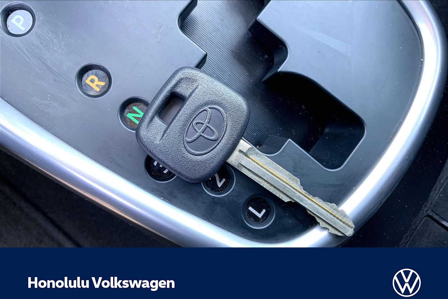 Thumbnail: 2016 Toyota Yaris - 17