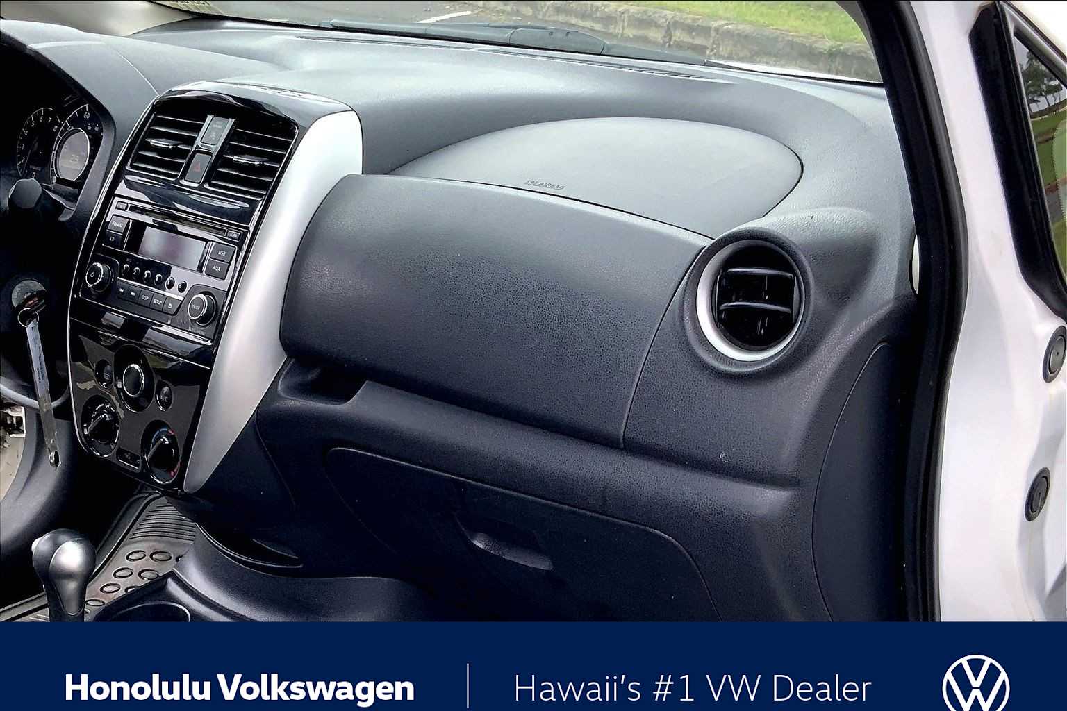 Thumbnail: 2015 Nissan Versa Note - 22