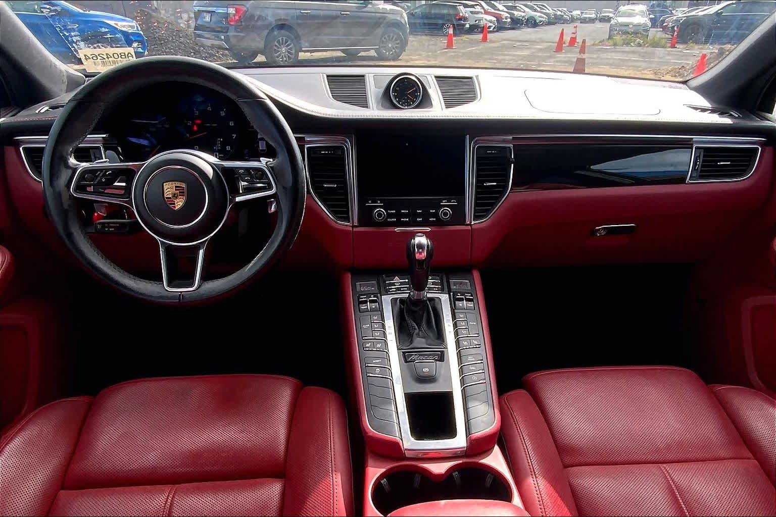 Thumbnail: 2018 Porsche Macan - 10
