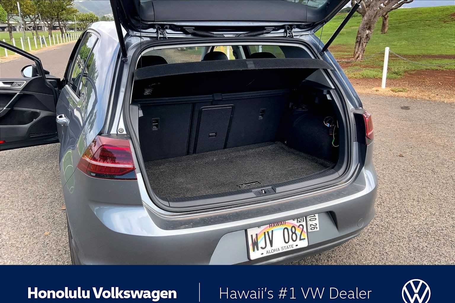 Thumbnail: 2015 Volkswagen Golf - 17