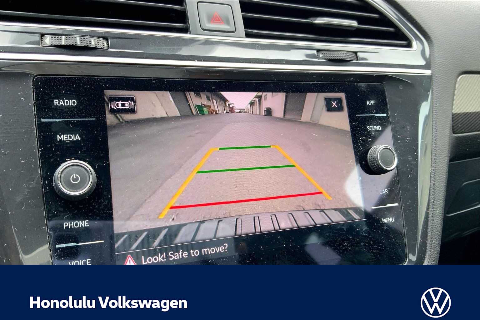 Thumbnail: 2023 Volkswagen Tiguan - 25