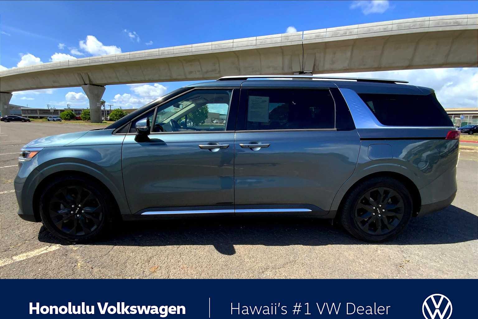 2022 Kia Carnival SX photo 2