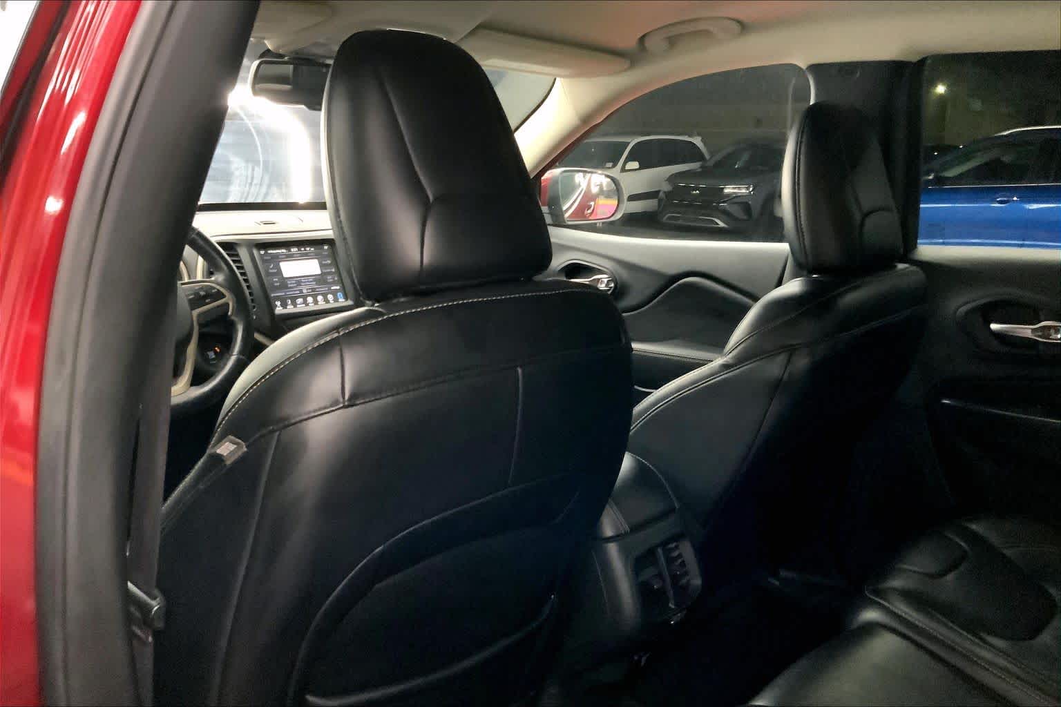Thumbnail: 2015 Jeep Cherokee - 11