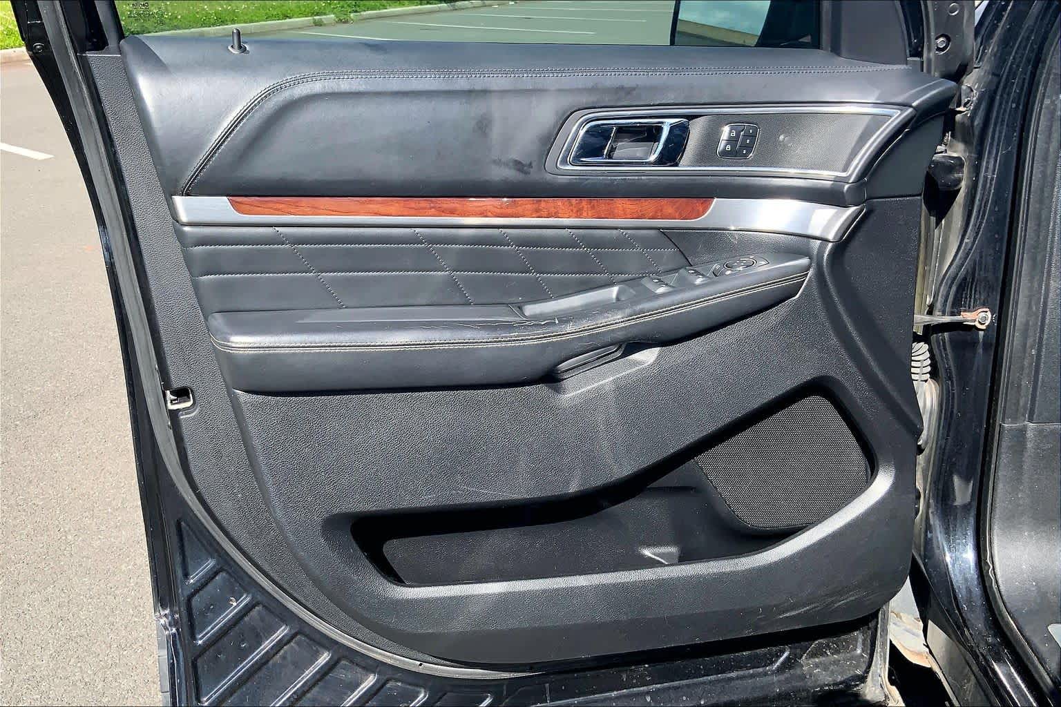 Thumbnail: 2016 Ford Explorer - 27