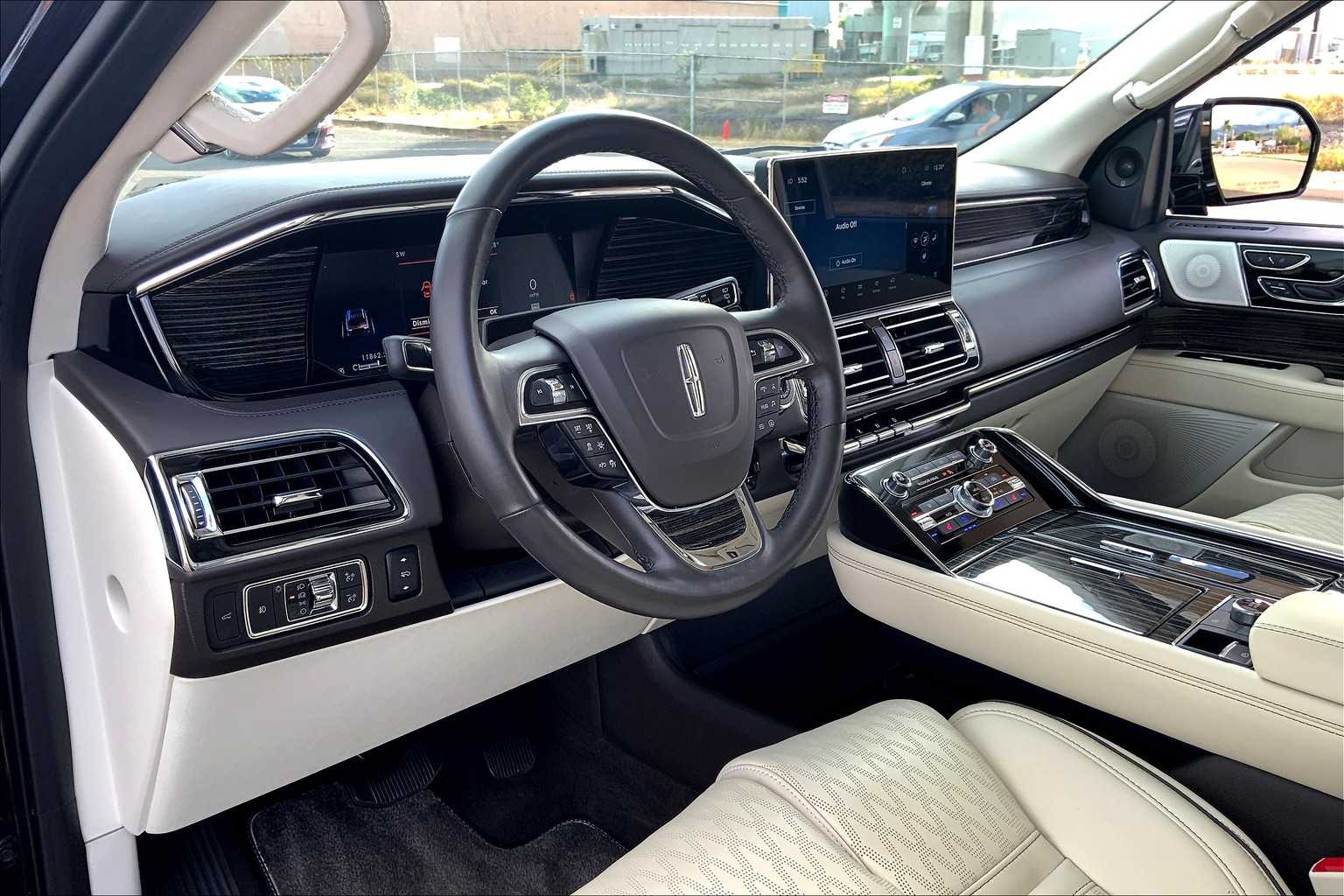 Thumbnail: 2022 Lincoln Navigator - 2