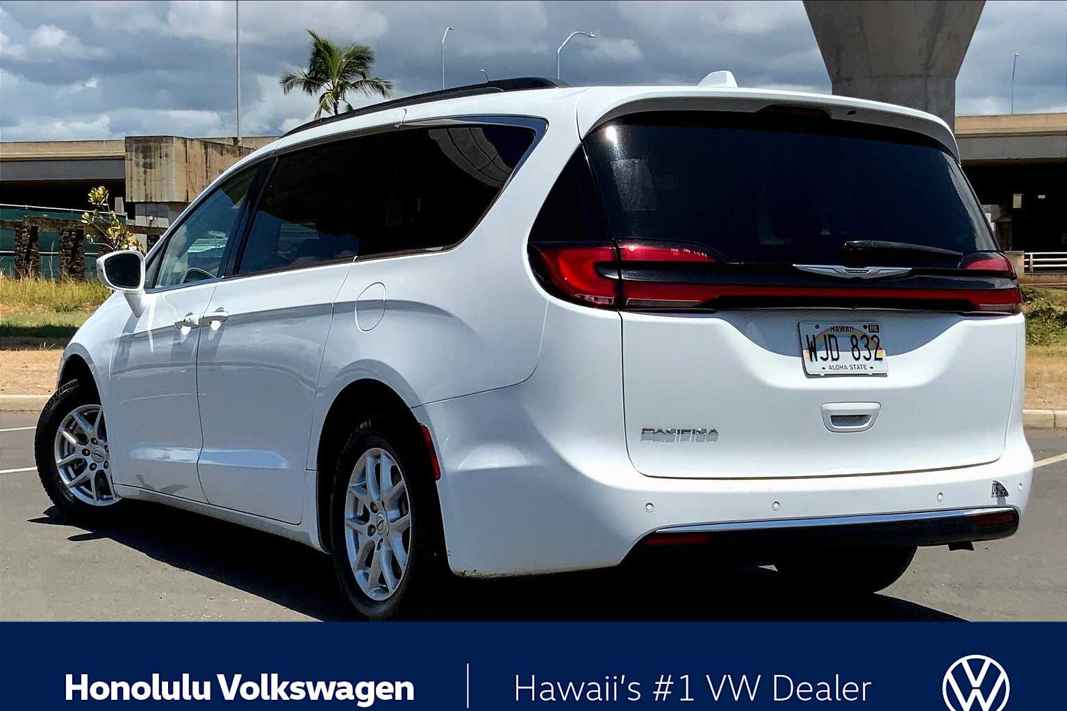 2022 Chrysler Pacifica Touring L photo 4