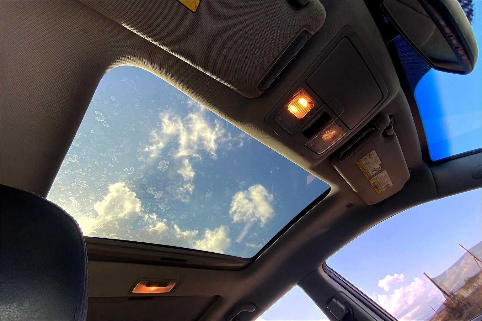 2012 Kia Sorento SX 29